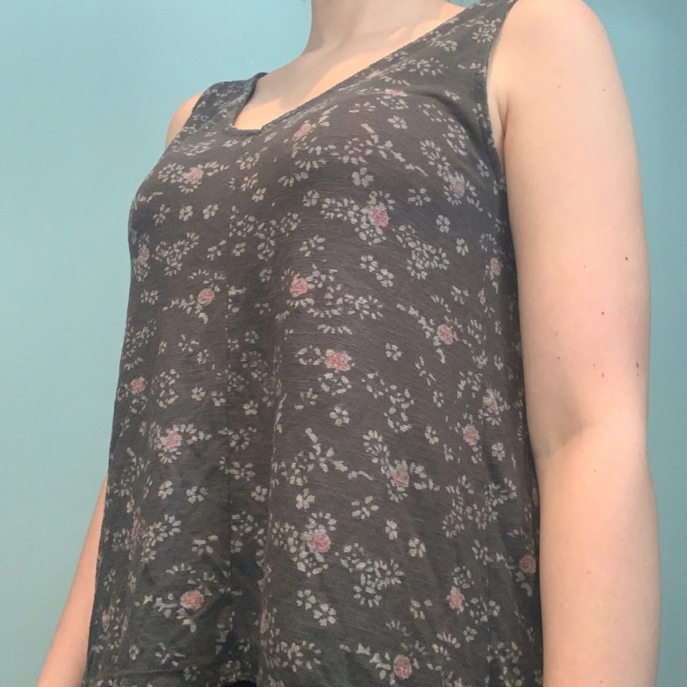 Green Floral Old Navy V-neck Tank Top- Extra Small